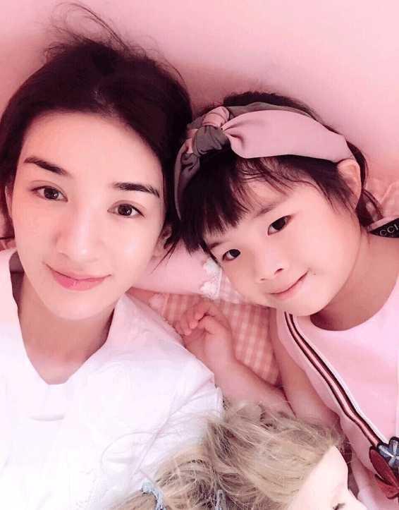 黄奕和女儿
